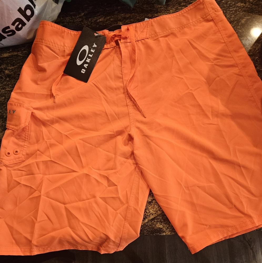 Oakley boardshorts NWT